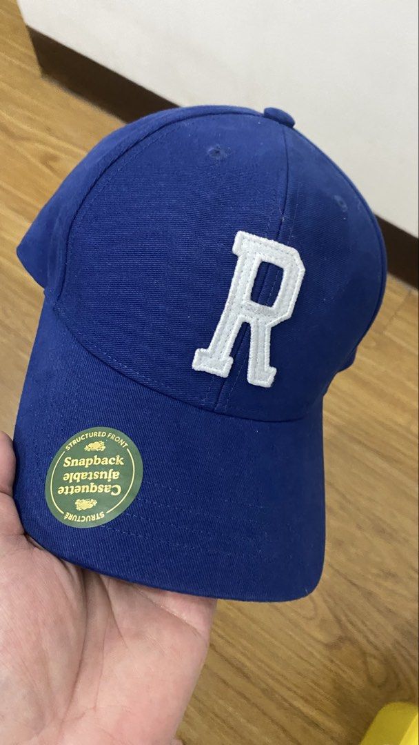 Roots Canada blue dad cap (Category: Caps & Hats) located in Manila. Submitted by truemoon_d2e1ee (Listing ID 1465476838, Image 1). Description: Dark blue Adult size adjustable New , fitted once I bought this in toronto Canada Plus sf.
