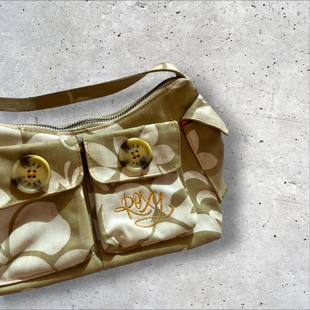 Roxy Bag (Category: Shoulder Bags) located in Iloilo. Submitted by trxfinds.ph (Listing ID 1465557477, Image 2). Description: pm me for more photos.