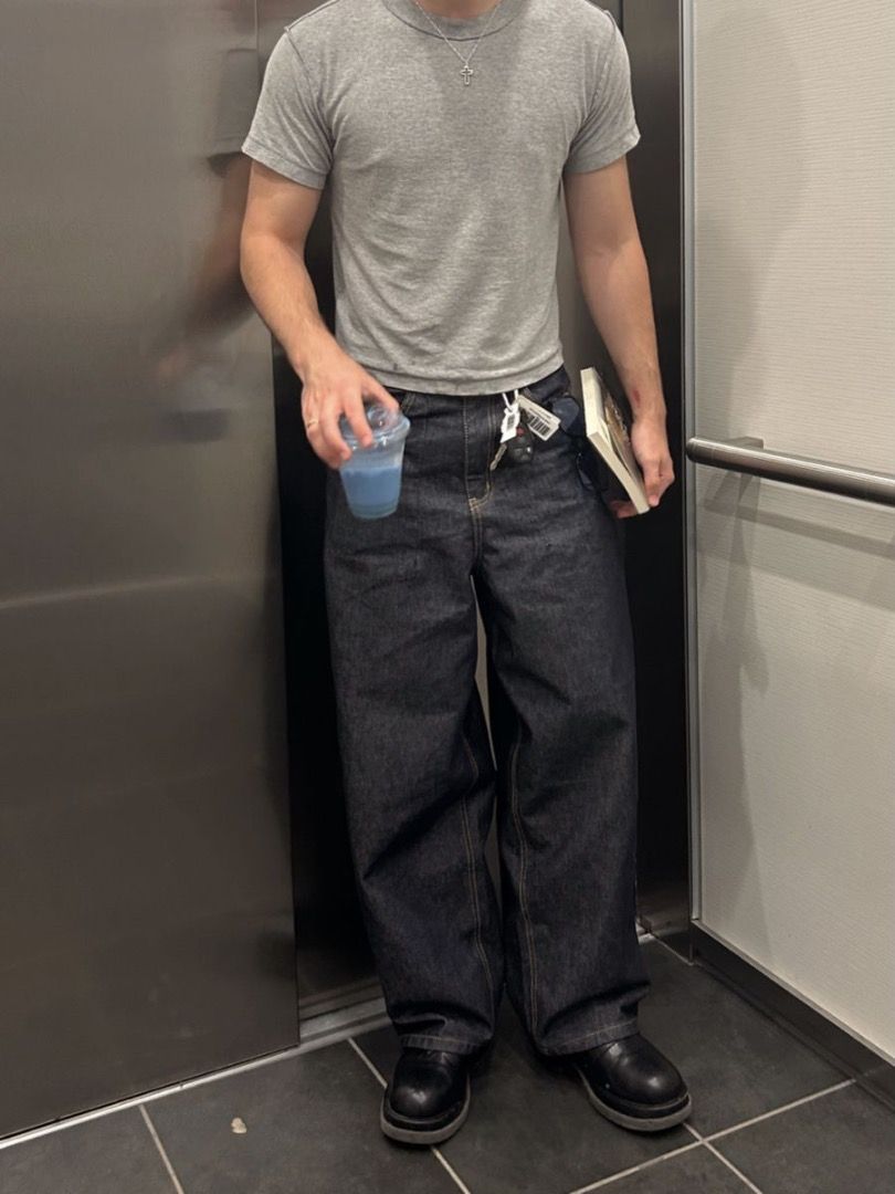 RRL Plain Grey T-shirt S (Category: Tshirts & Polo Shirts ) located in Antipolo. Submitted by bentakahitanoano (Listing ID 1465470686, Image 3). Description: Still in good condition Best fit small Pit to pit 19 Length 26 Classic plain grey tee from Ralph Lauren’s RRL line — premium basics with rugged Americana influence. .