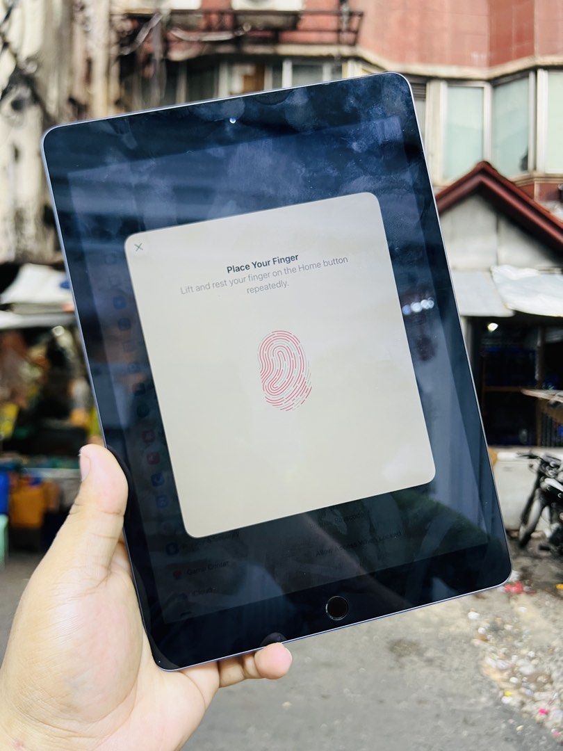 Rush IPad 8th Gen 128gb Wifi Spacegray (Category: iPad) located in Taguig. Submitted by jamiepirogongan22 (Listing ID 1465482180, Image 3). Description: 📱 iPad 8th Gen 128GB WiFi Only – Space Gray 💰 PRICE: ₱8,499 ONLY! 🔥 ✨ All Working & Fully Functional! ✅ 128GB Storage ✅ WiFi Only ✅ Space Gray ✅ Touch ID / Fingerprint — Working ✅ ✅ True Tone — Working ✅ ✅ Touchscreen — Smooth & Responsive ✅ Cameras — Working ✅ Speakers & Mic — Working ✅ Butto