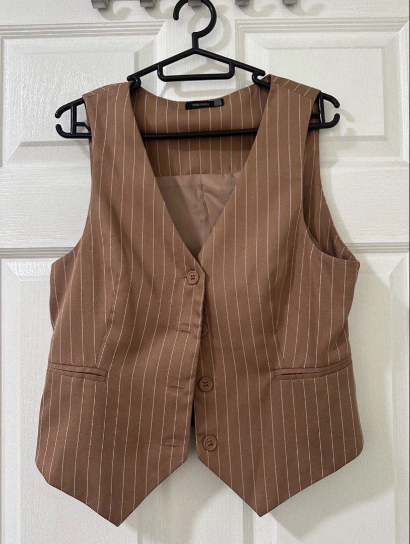 Rust vest & pants coords (Category: Sets or Coordinates) located in Taguig. Submitted by iangel.a (Listing ID 1465494392, Image 2). Description: Rust color, super gandaaa!! Steal na to 😍 Bought each at separate price. Perfect for casual or office events 🥰 Bought for 3k yung set Top is small size Pants is medium size.