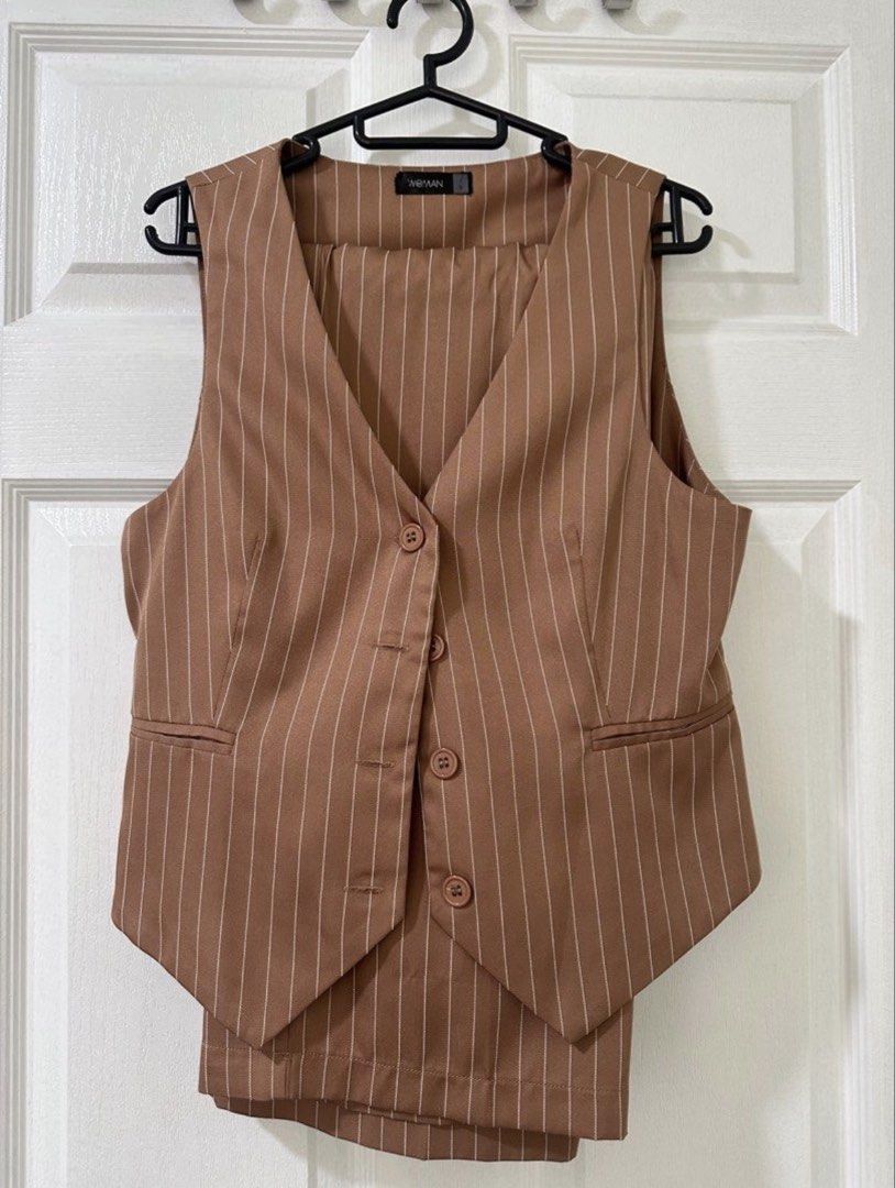 Rust vest & pants coords (Category: Sets or Coordinates) located in Taguig. Submitted by iangel.a (Listing ID 1465494392, Image 1). Description: Rust color, super gandaaa!! Steal na to 😍 Bought each at separate price. Perfect for casual or office events 🥰 Bought for 3k yung set Top is small size Pants is medium size.