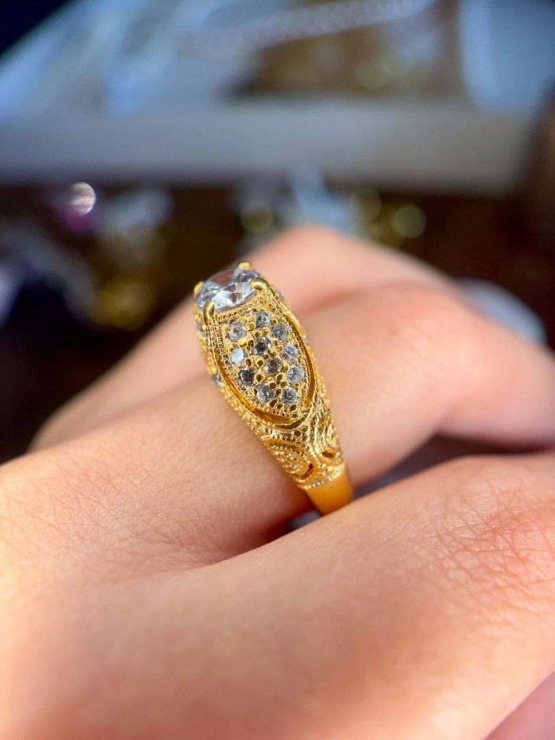 S8 VINTAGE GOLD-PLATED SILVER STATEMENT RING (Category: Rings) located in Baguio. Submitted by asna_taku (Listing ID 1465472840, Image 3). Description: ✨ VINTAGE GOLD-PLATED SILVER STATEMENT RING ✨ A gorgeous vintage piece featuring an elegant raised center stone surrounded by intricate filigree detailing and sparkling accents. The ornate gold finish gives this ring a beautifully classic, luxurious look. 💛✨ • Vintage design • Silver plated in go