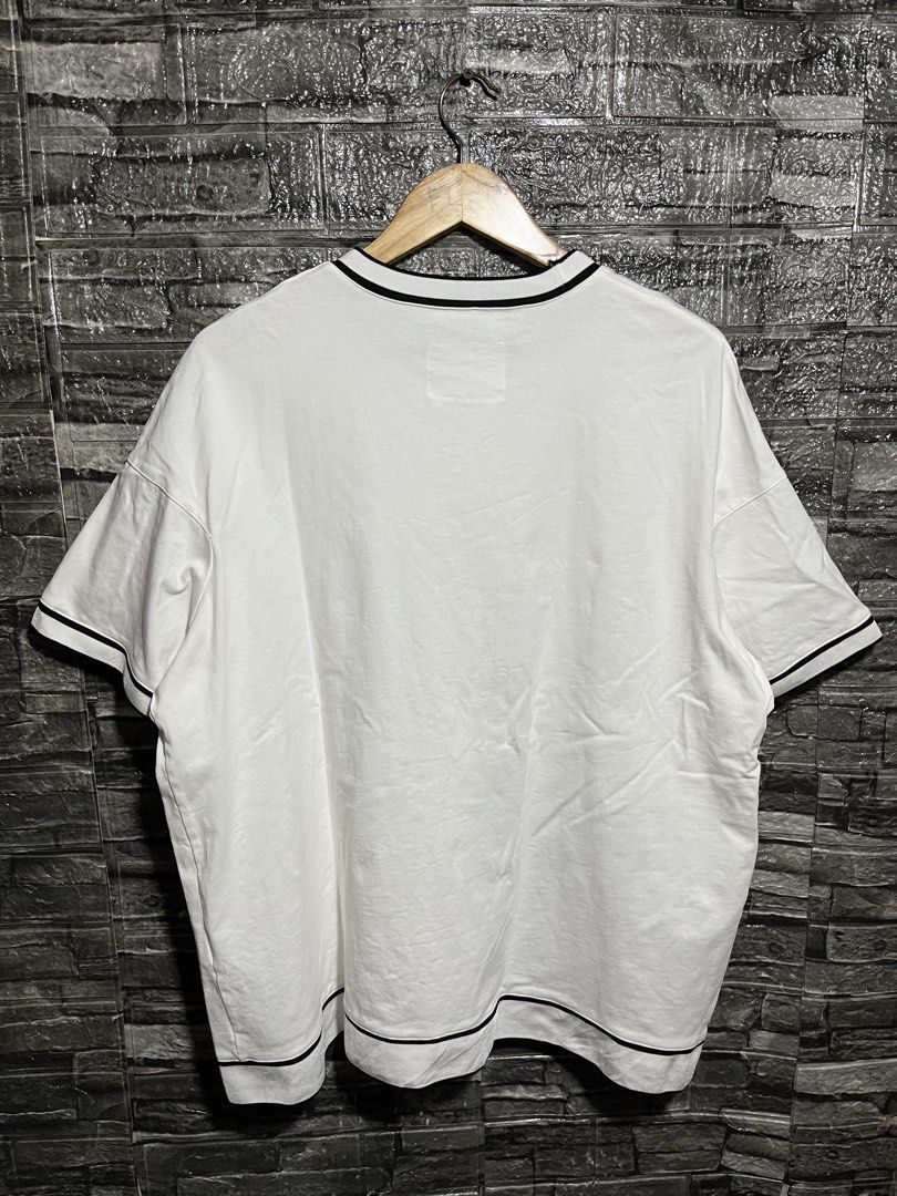 Sacai X Kaws Shirt (Category: Tshirts & Polo Shirts ) located in Manila. Submitted by flex_curation (Listing ID 1465405115, Image 3). Description: 25x28 IN VERY GOOD CONDITION BACOOR CAVITE LOC.