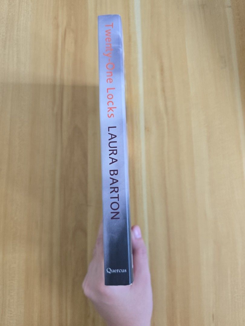 Twenty-One Locks by Laura Barton (Category: Storybooks) located in Trece Martires City. Submitted by closette.ph (Listing ID 1465405074, Image 3). Description: 💌 click photos to view full item 🌷Genre : Mystery / Thriller - rfs : apartment cleanout 🌸 - Paperback Edition, authentic copy - personal preloved books - has signs of usage - colors may vary due to lighting.