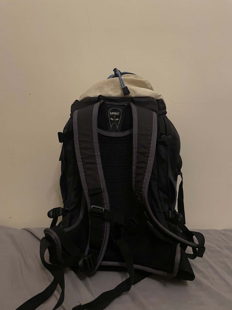 SALEWA SUMMIT 30 (Category: Hiking & Camping) located in Manila. Submitted by nibbbb8 (Listing ID 1465500204, Image 2). Description: SALEWA SUMMIT 30 Camping Bag - 30L (Heavy Duty) - Back Airspace and Bracket for Comfort - Dual Opening (Top and Bottom) - Multiple Pockets - Side Straps - Bought in Taiwan - Free Rain Cover Last time I used this was on May 2026, summitted Mt. Apo with this Bag..