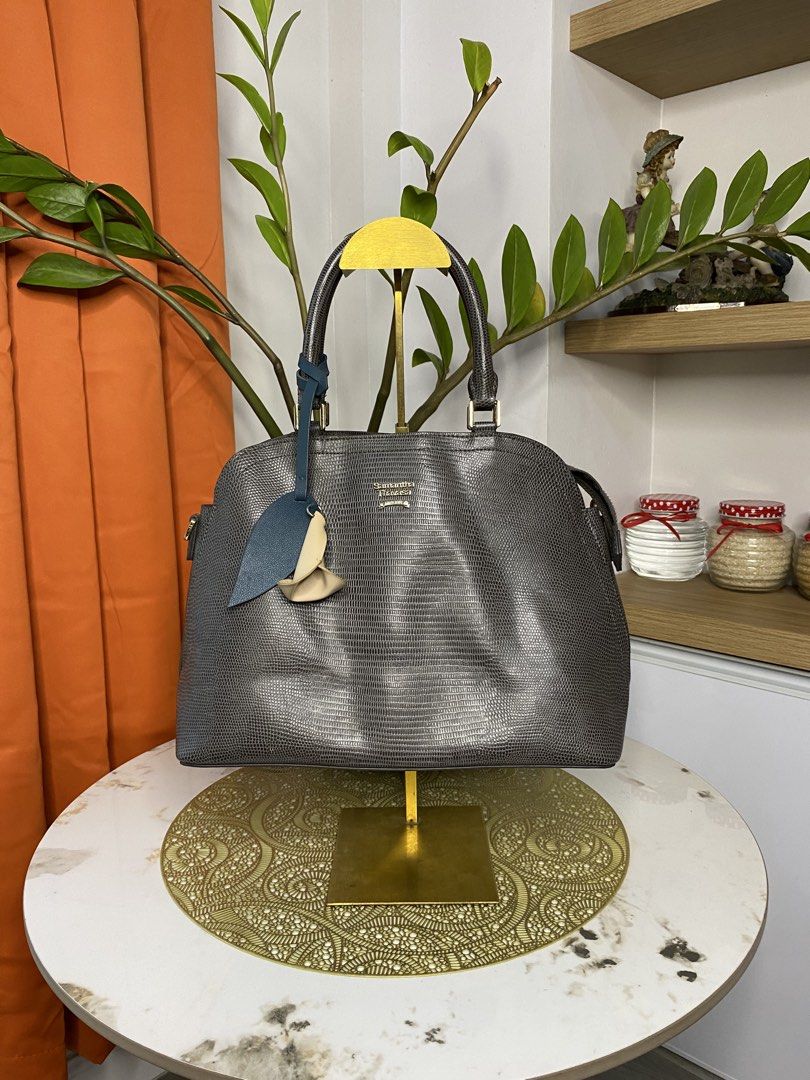 Samantha Thavasa, dark gray lizard-embossed Handbag (Category: Shoulder Bags) located in Davao. Submitted by jennicaestrella_1995 (Listing ID 1465450705, Image 1). Description: .