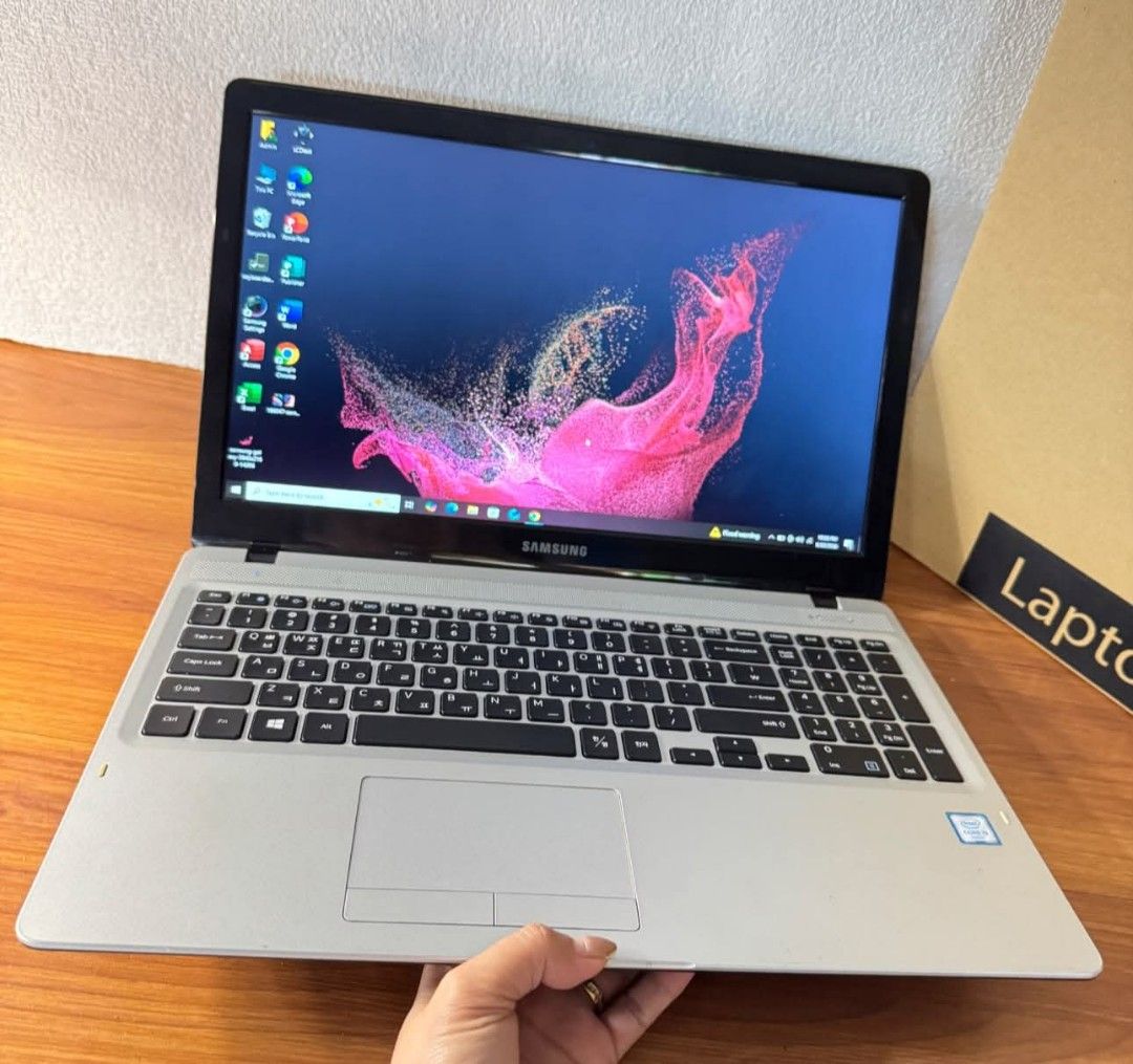 📌SAMSUNG 500R 📌 (Category: Laptops & Notebooks) located in Manila. Submitted by lonelyme_1986 (Listing ID 1465433667, Image 1). Description: ‼️SLIM LAPTOP FOR SALE‼️ (14PCS AVAILABLE ) PRICE : 8,999 FIX 📌SAMSUNG 500R 📌 CORE I5-6200U CPU @2.40GHZ (6TH GENERATION) 120GB SSD 4GB MEMORY 2.1GB INTEL HD GRAPHICS 520 BUILT-IN CAMERA WIFI READY CARD READER HDMI USB PORT LAN PORT VGA SLOT 15.6 INCHES 💯% NO ISSUE 99% SMOOTH FULLY TESTED 1 to 3 HOURS B
