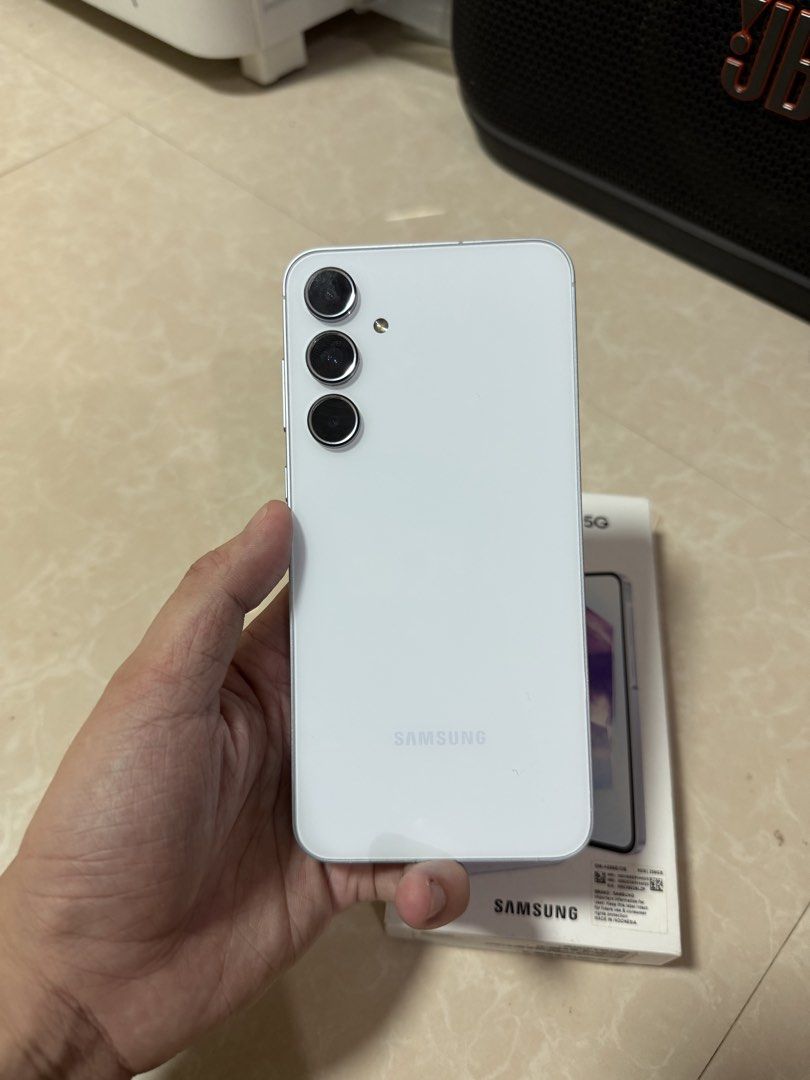 Samsung a55 5g 256gb NTC (Category: Samsung) located in Mandaluyong City. Submitted by kyllxybr22 (Listing ID 1465553143, Image 1). Description: Samsung a55 5g good as new 256gb Factory unlocked Ntc approved With original box and samsung paperbag No issue All working Super smooth good as new.