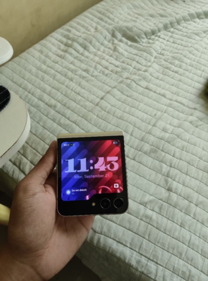 SamsungFlip 5 lcd issue (Category: Android Others) located in Butuan. Submitted by nashienaks (Listing ID 1465545268, Image 1). Description: .