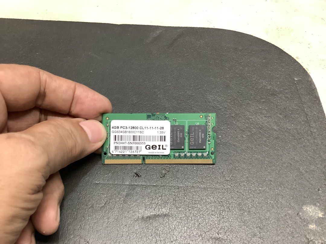 SanDisc SSD 128GB plus 4GB DDR3 Memory Packaged (Category: Computer Parts) located in Paranaque City. Submitted by seb_trading (Listing ID 1465446821, Image 3). Description: selling as pair only both working condition 128 GB SSD HD 4GB DDR3 memory on hand last pice Paranaque area.