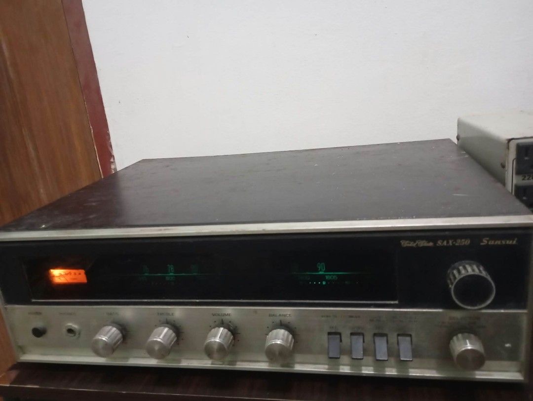 Sansui sax 250 (Category: Soundbars, Speakers & Amplifiers) located in Las Pinas. Submitted by the_recycle_shop (Listing ID 1465479966, Image 1). Description: Vintage working condition Item from Japan 100v.