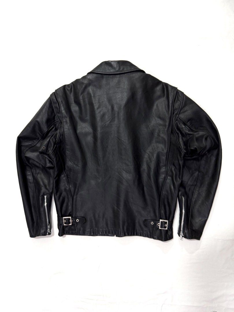 Schott 642 (Category: Coats, Jackets and Outerwear) located in Baguio. Submitted by crispy2600 (Listing ID 1465475718, Image 3). Description: Vintage Schott 642 My first steer hide leather jacket from the legendary brand Schott. I love the jacket but prefer a simpler design. It’s supple yet durable and weighty. A Jacket that will last a lifetime. It doesn’t come with the boa inner lining but as is, it’s not too hot to wear. IDEAL main zipper A fe