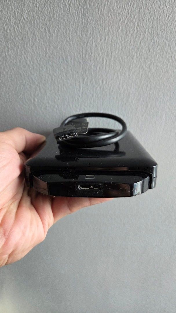 Seagate external 1TB (Category: Hard Disks & Thumbdrives) located in Quezon City. Submitted by donbarero (Listing ID 1465413405, Image 3). Description: Seagate FreeAgent 1TB USB GoFlex 3.0 No issue.