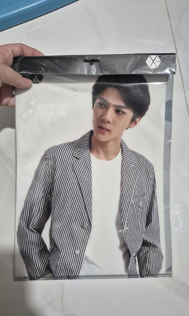 SEHUN EXO - FOLDER SEALED (Category: K-Wave Merchandise) located in Manila. Submitted by shadeysales (Listing ID 1465441056, Image 1). Description: Takeall: 'Wag na po tumawad sobrang mura na po 😊 Rfs: need money Lalamove/LBC: Shouldered by the buyer Meetup: Megamall, Shangri-la Mall, Guadalupe, Makati City Hall.