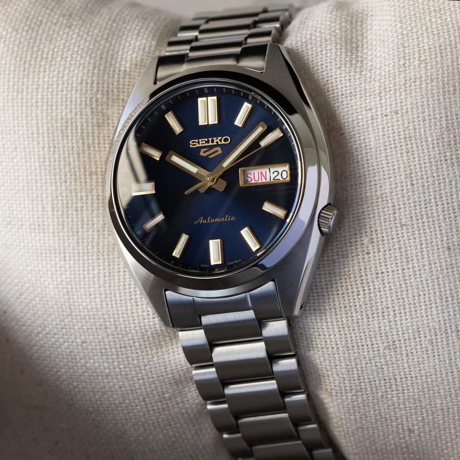 Seiko 5 Sports SRPL55K1 (Category: Luxury Watches) located in Manila. Submitted by seikowatchfactory (Listing ID 1465437520, Image 1). Description: Brand New in Box Authentic Seiko Watch 10/10 Model: SRPL55K1 Price: 14500 pesos Specifications: Case Diameter: 37mm Thickness: 12.5mm Lug-to-lug: 44.7mm Case Material: Stainless Steel Caliber 4R36 Automatic Movement with Hacking and Manual winding mechanism Approx. 41 hours Power Reserve 24 Jewels Day