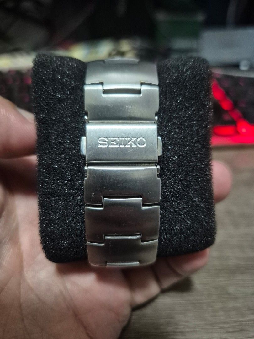 Seiko 5 Superior Automatic Blue Waffle Dial (Category: Men's Watches) located in Pasig City. Submitted by talehat (Listing ID 1465569698, Image 2). Description: Seiko 5 Superior Blue Waffle Dial Automatic Movement Sapphire Crystal Brushed cased and bracelet Display Case Back Signed Crown 100m water Resistance Wrist 6.75 in Condition 8.5/10 .