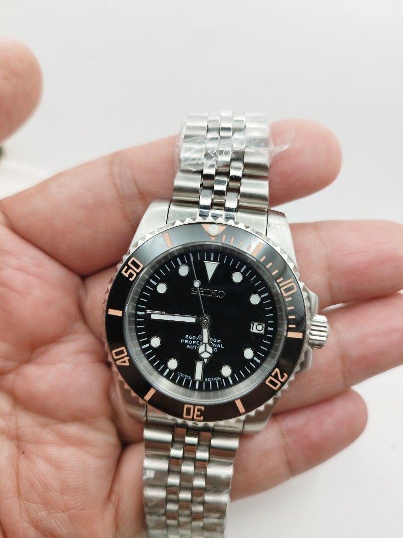 Seiko seikolex sub mod (Category: Men's Watches) located in Quezon City. Submitted by ars_watches (Listing ID 1465404564, Image 2). Description: original Seiko 7s26 movement 904L stainless steel aftermarket base dial hands 304L stainless steel aftermarket folded jubilee strap sapphire glass 40mm case dm in good running condition with box.