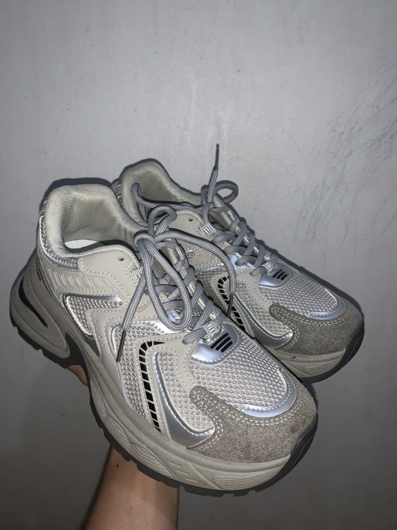 Sekanoes (Category: Casual Shoes) located in Manila. Submitted by jhared1 (Listing ID 1465505321, Image 3). Description: Sekanoes size 40 negotiable price Good for jogging and gym.