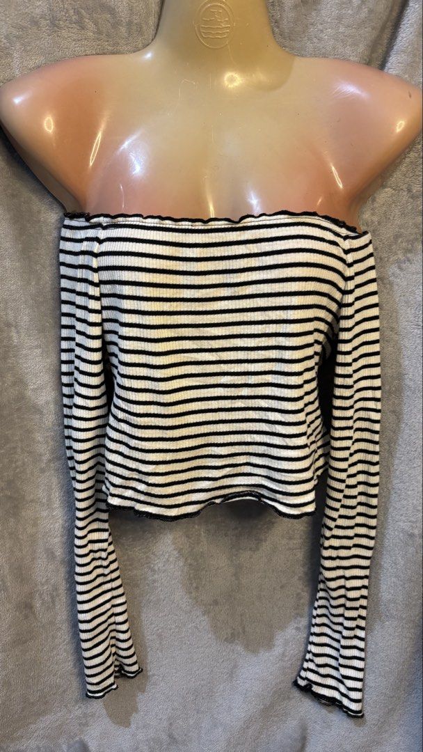 Selling pre loved clothes (Category: Dresses) located in Manila. Submitted by nyxngl (Listing ID 1465467439, Image 3). Description: Message me for pricing!.
