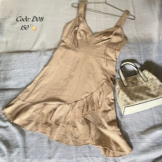 (Category: ) located in . Submitted by deartrunkcloset (Listing ID 1465386220, Image 1). Description: .