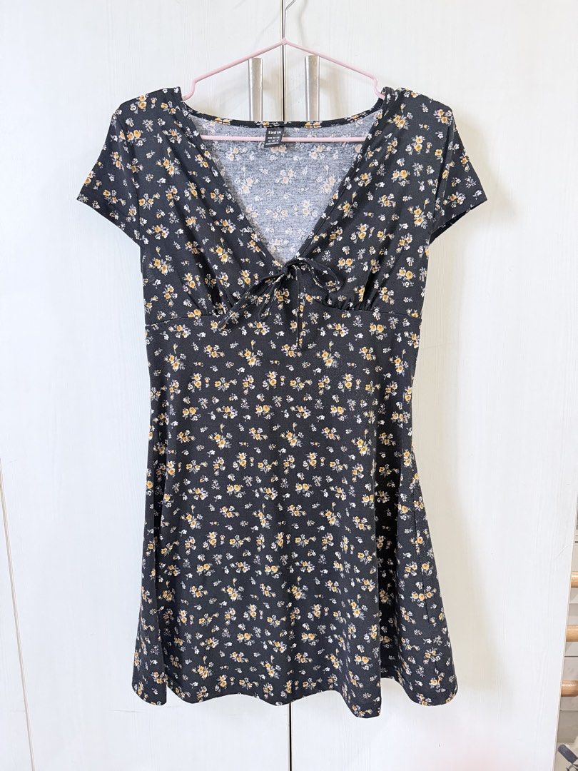 Shein Black Floral Mini Dress (Category: Dresses) located in Manila. Submitted by rhei.preloved (Listing ID 1465416486, Image 2). Description: GOOD AS NEW, NO ISSUE ‼️.