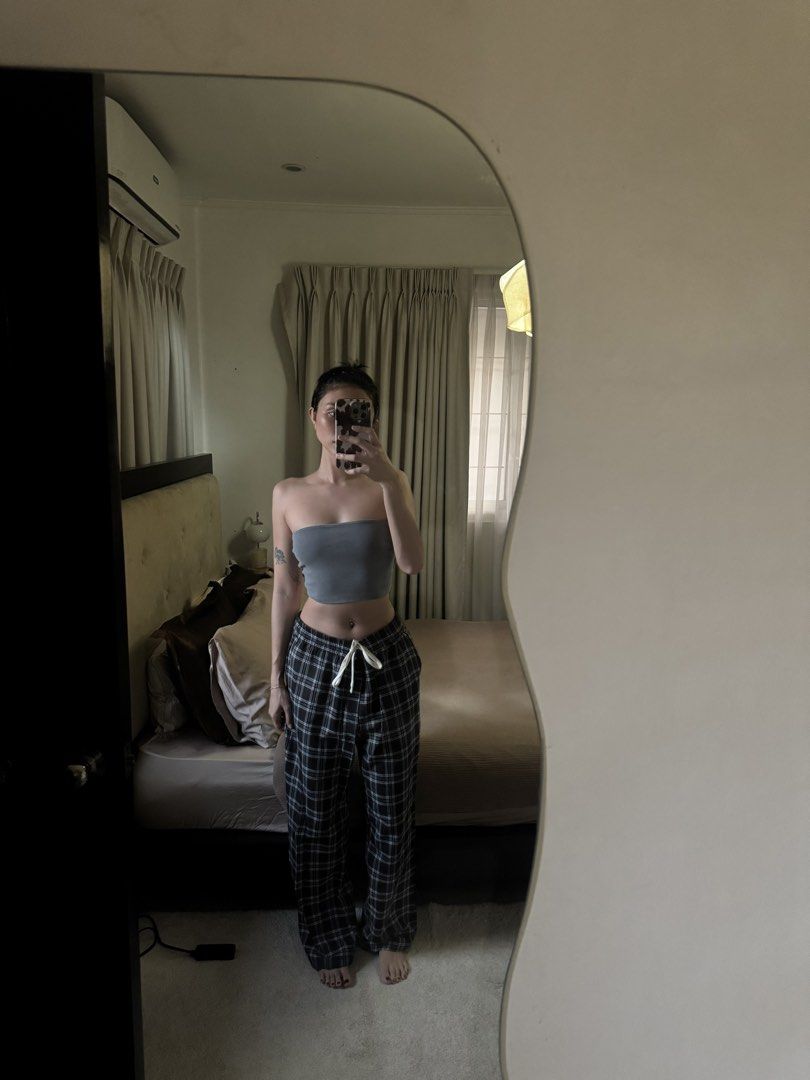 Shein plaid lounge pants (Category: Other Bottoms) located in Paranaque City. Submitted by closetanghelita (Listing ID 1465485036, Image 2). Description: Can actually be unisex Size large cause I prefer an oversized fit For reference, I’m 5’7 with 25 waist and 35 hips When worn posted.