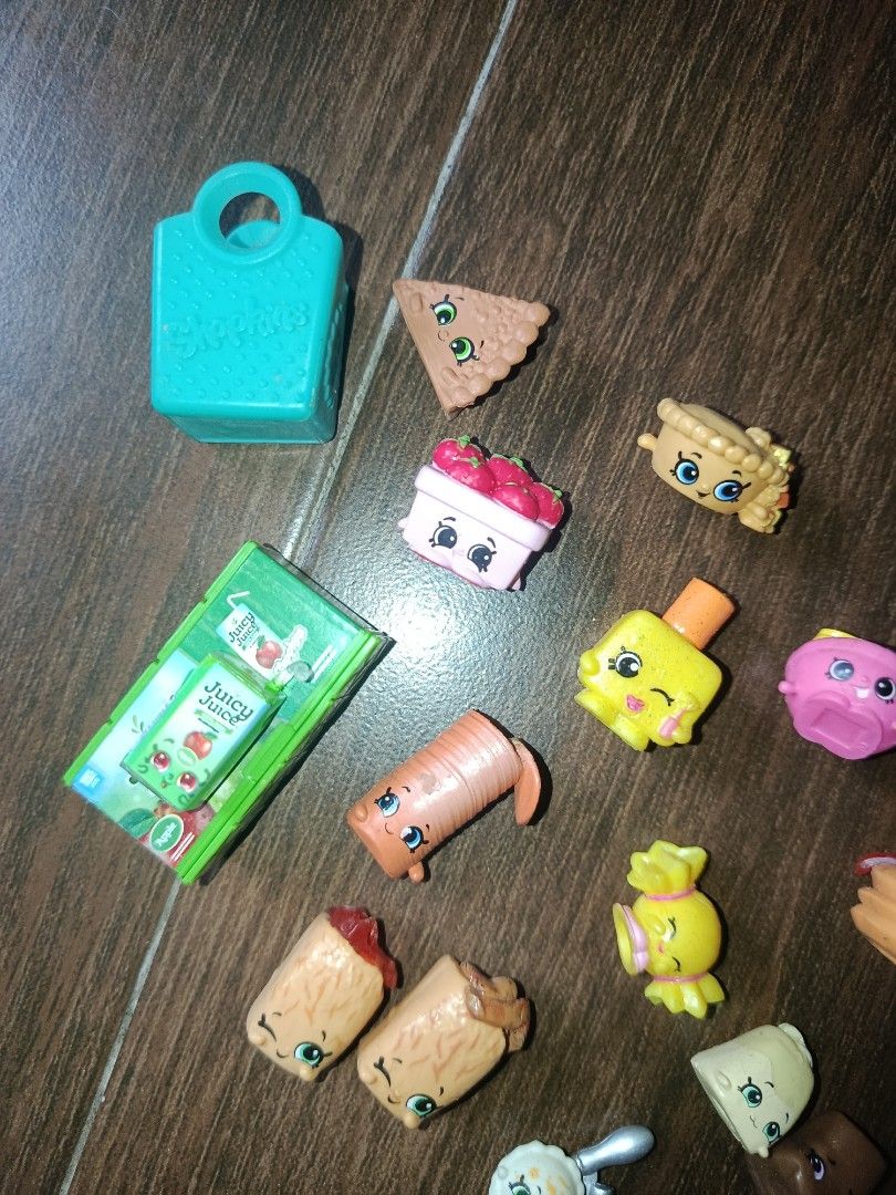 Shopkins Figures (Category: Kids Toys) located in Marikina City. Submitted by ashieeemea (Listing ID 1465411861, Image 3). Description: - Lot of 16 Shopkins mini collectibles from various seasons - Includes cute grocery items, sweet treats, snacks, shopping bag, and more - Selling strictly as a set (all 16 pieces included) - Perfect for kids' play or collectors - Ships securely from the Philippines.