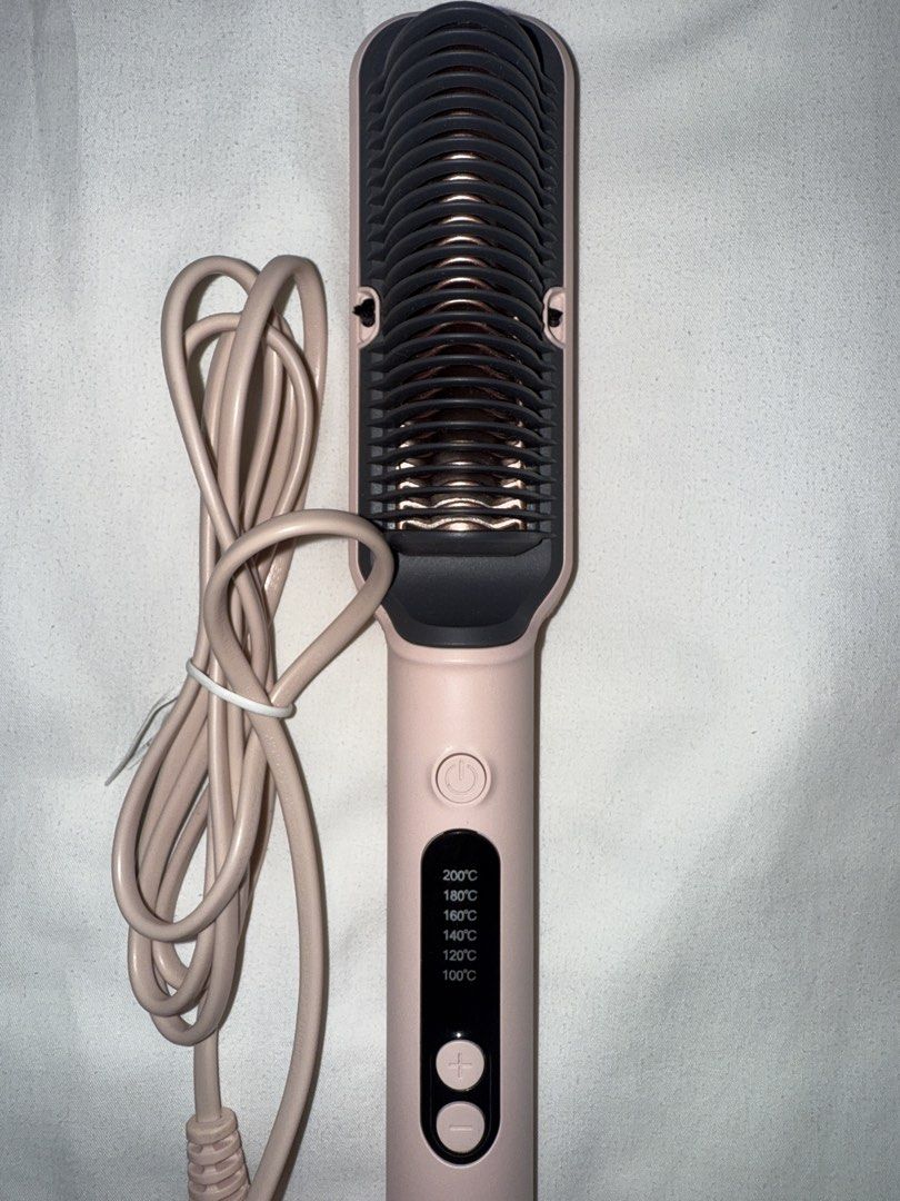 Simplus Comb Hair Straightener (Category: Hair) located in San Juan City. Submitted by anbi25 (Listing ID 1465509066, Image 3). Description: rfs: decluttering .