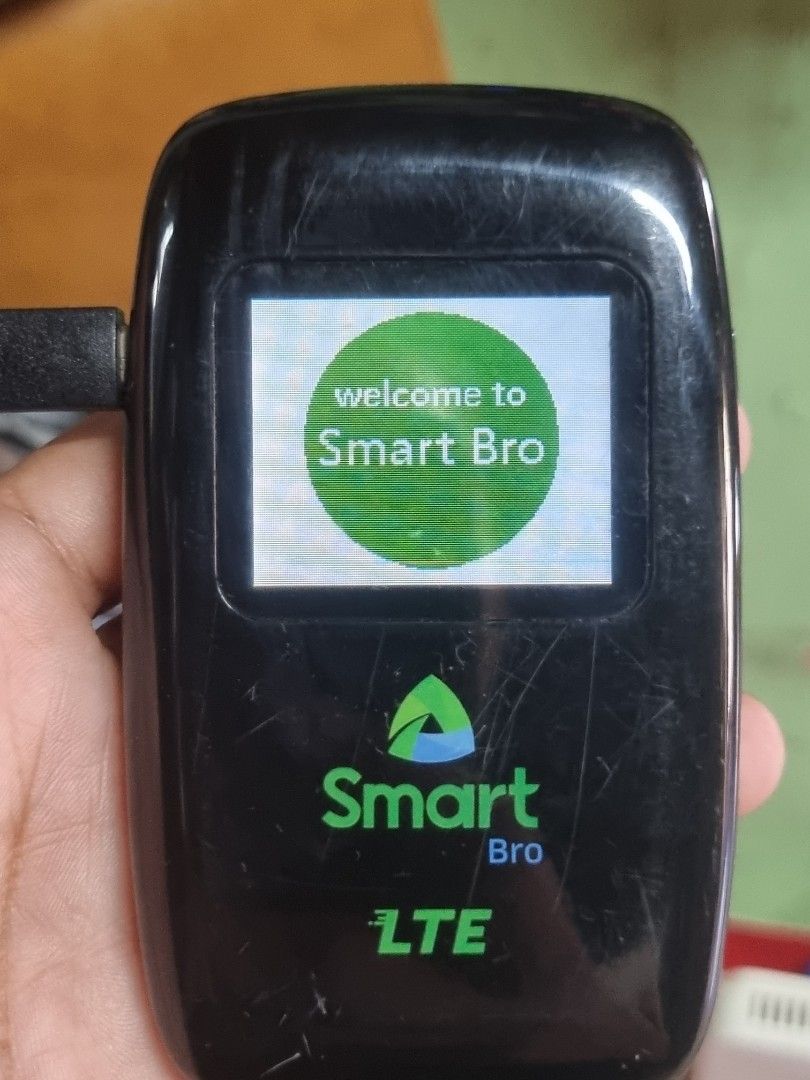 Smart Bro LTE Pocket WiFi (Category: Networking) located in Manila. Submitted by monya111 (Listing ID 1465400895, Image 1). Description: - Authentic Smart Bro LTE Pocket Wifi device - Sleek black finish with a clear digital display screen - Powers on via standard USB cable connection - Handy portable hotspot for fast mobile internet access - Connect multiple devices anytime, anywhere.