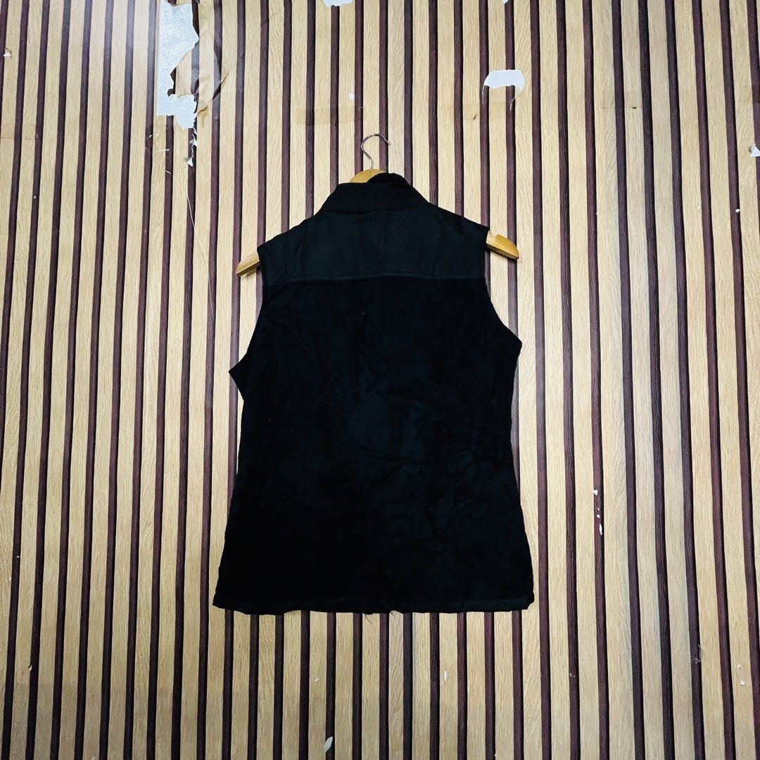SNOZU BLACK MEDIUM 19x24 YG02128 (Category: Coats, Jackets and Outerwear) located in Dasmarinas. Submitted by yg_supplies (Listing ID 1465442164, Image 2). Description: SNOZU BLACK MEDIUM 19x24 YG02128.