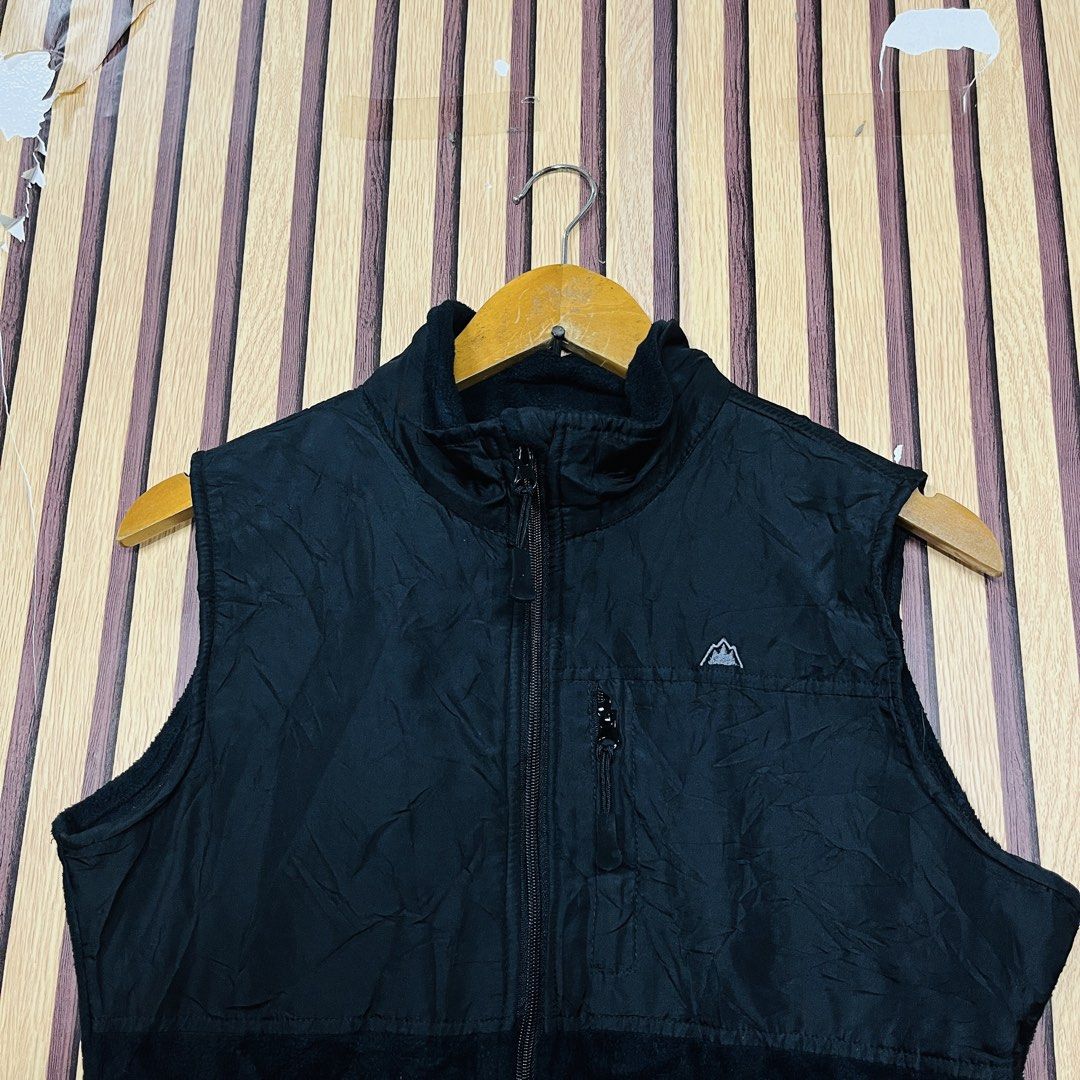 SNOZU BLACK MEDIUM 19x24 YG02128 (Category: Coats, Jackets and Outerwear) located in Dasmarinas. Submitted by yg_supplies (Listing ID 1465442164, Image 3). Description: SNOZU BLACK MEDIUM 19x24 YG02128.