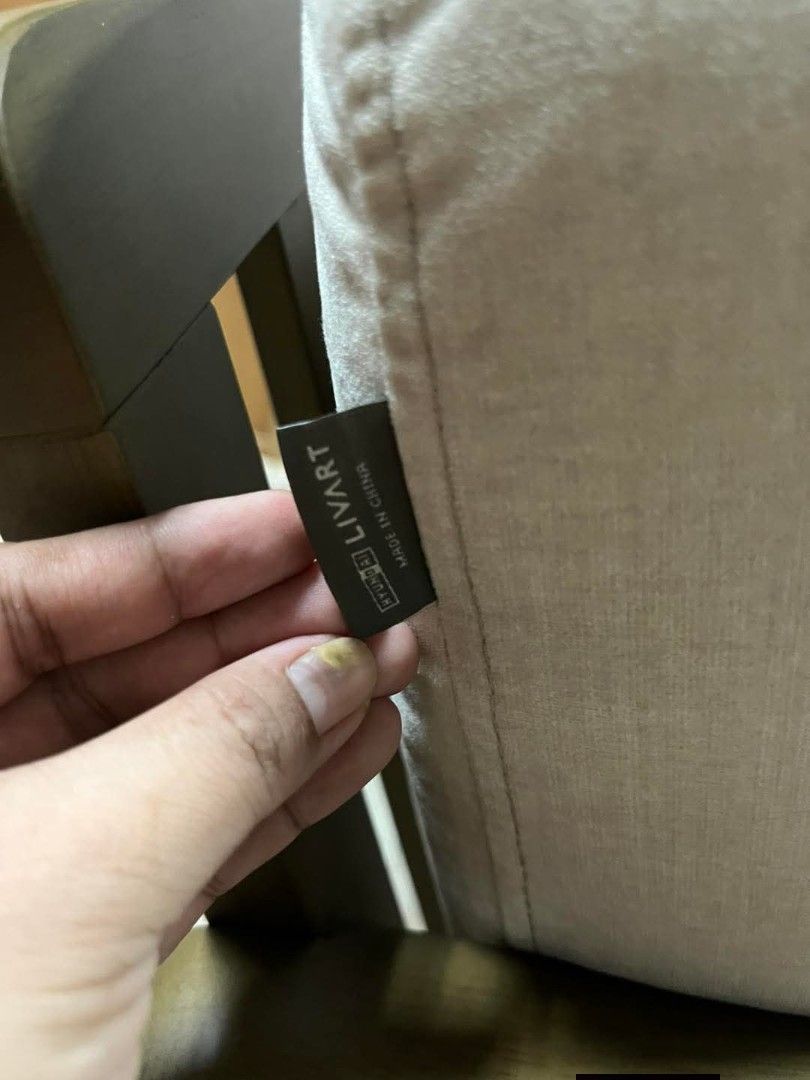 Sofa (Category: Sofas) located in Meycauayan. Submitted by marygracecasimiro (Listing ID 1465415210, Image 3). Description: Japan surplus 4 to 5 seaters bulky sofa Livart brand No damage Excellent condition No butas No lundo Free delivery and COD PHP25k💚.