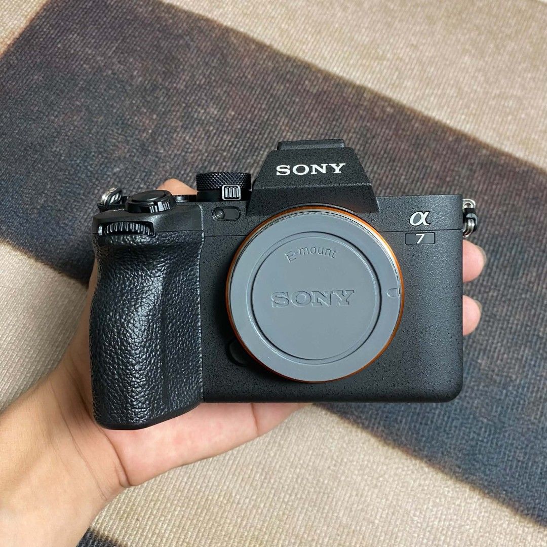 Sony Alpha A7 IV Mirrorless Camera Body (Category: Cameras) located in Rodriguez. Submitted by tan_13 (Listing ID 1465484422, Image 1). Description: Sony A7IV Body All working 10/10 functionalities 10/10 cosmetics Clean sensor Rubbers intact Crisp buttons Low sc 1k+ only Inclusions : Sony A7IV body Body cap Battery Strap P92,000 only 📍Montalban Rizal Open for meet halfway, Lbc shipping with security deposit to be deduct on selling price, lalamov