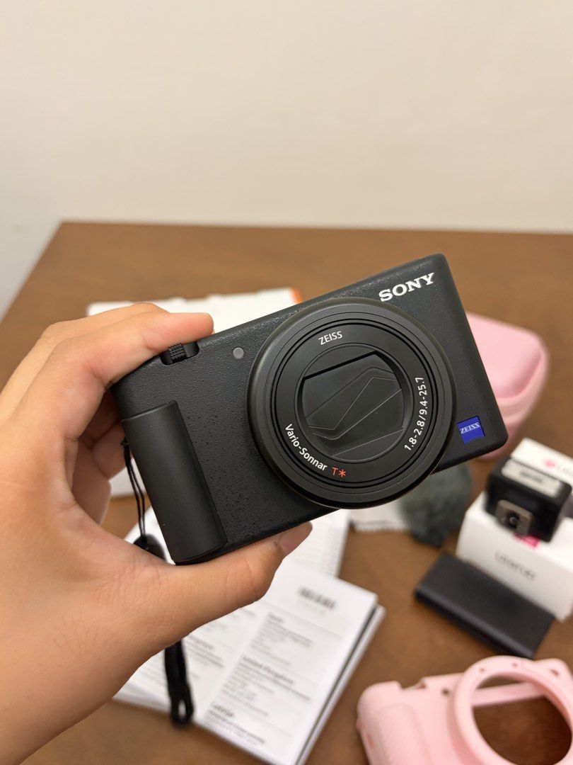 Sony ZV-1A Digital Camera (Category: Cameras) located in Makati City. Submitted by vncali (Listing ID 1465558936, Image 2). Description: Sony ZV1-A - Boxed Unit - Used a few times only - Almost Brand new - Bought brand new less than 3 months ago in EU originally for €600 - NO ISSUES & FULLY FUNCTIONAL ❕ - Flawless Body Cosmetics 🌟 🧺 Price: ₱32,500 FIXED ‼️ All photos shown are my own sample shots taken using my camera. Please do not reuse, grab