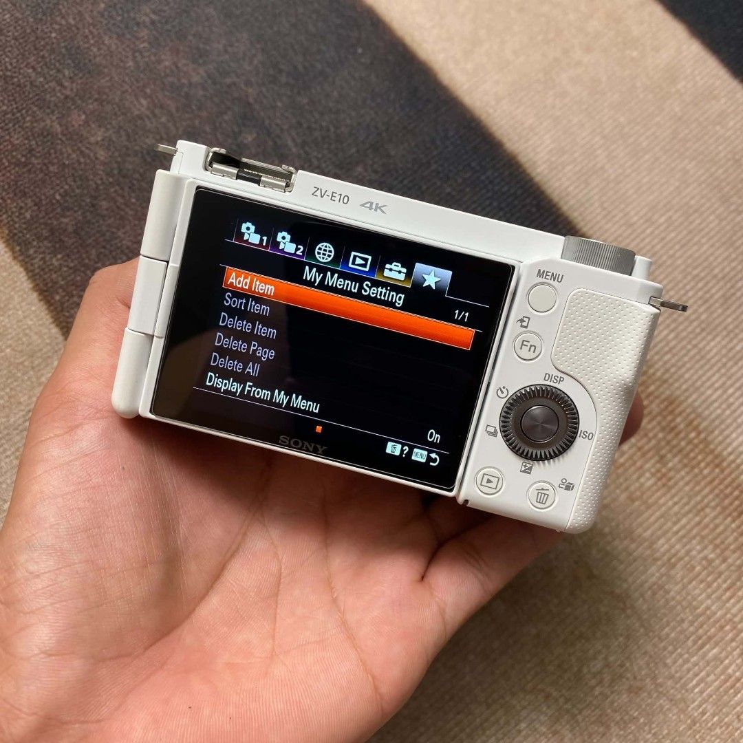 Sony ZV-E10 Mirrorless Camera Shutter Count 910 (Category: Cameras) located in Rodriguez. Submitted by tan_13 (Listing ID 1465490503, Image 2). Description: For sale Sony zve10 (white) All working Clean sensor 10/10 cosmetics 10/10 functionalities No lcd vignette and dead pixels Rubbers intact Low shutter count Inclusions: Sony Zve10 16-50mm kitlens Charger Battery Wind muff Strap Bag P29,999 only firm 📍Montalban Rizal Open for meet halfway, Lbc