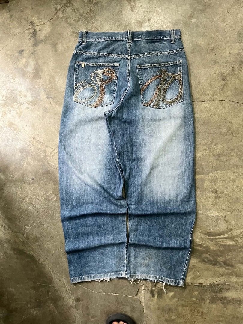 SOUTHPOLE PANTS (Category: Jeans) located in Cagayan de Oro. Submitted by hyuan03 (Listing ID 1465551004, Image 2). Description: SOUTHPOLE PANTS Dimes : 36 on tag (38) 45-46 15.5 10 NEGOTIABLE OPEN FOR OFFERS.
