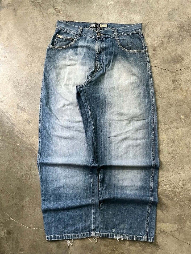 SOUTHPOLE PANTS (Category: Jeans) located in Cagayan de Oro. Submitted by hyuan03 (Listing ID 1465551004, Image 1). Description: SOUTHPOLE PANTS Dimes : 36 on tag (38) 45-46 15.5 10 NEGOTIABLE OPEN FOR OFFERS.