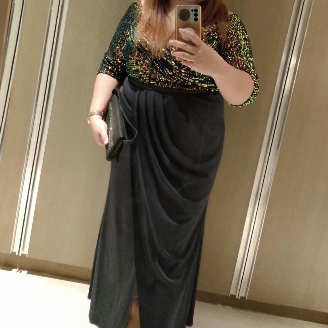 Sparkly sequin top long evening dress with slit (Category: Evening dresses & gowns) located in Rodriguez. Submitted by bmade08 (Listing ID 1465398332, Image 2). Description: Only used once Stunning sparkly sequin top that catches the light beautifully - Elegant long evening dress featuring a stylish high slit - Size: 1XL - Perfect for formal parties, weddings, and special events.