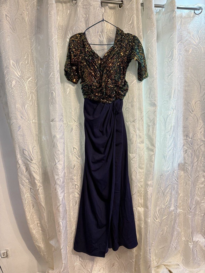 Sparkly sequin top long evening dress with slit (Category: Evening dresses & gowns) located in Rodriguez. Submitted by bmade08 (Listing ID 1465398332, Image 3). Description: Only used once Stunning sparkly sequin top that catches the light beautifully - Elegant long evening dress featuring a stylish high slit - Size: 1XL - Perfect for formal parties, weddings, and special events.