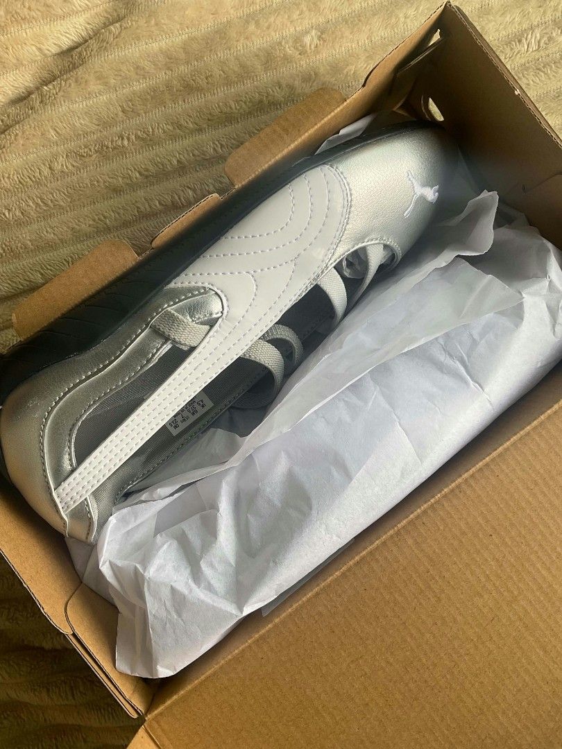 Speedcat Ballet Metallic Wns (Category: Sneakers) located in Caloocan City. Submitted by afulgencio72145 (Listing ID 1465481488, Image 1). Description: Speedcat Ballet Metallic Wns (Brand new) - no issue -Comes with original green and white Puma shoebox - size US 7 📍North Caloocan ₱4,800 (negotiable).
