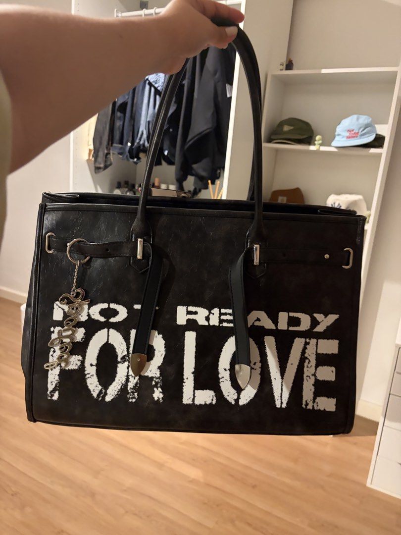 Spoiled bag (Category: Tote Bags) located in Manila. Submitted by bellaasrt (Listing ID 1465487384, Image 1). Description: Bought last september 7.