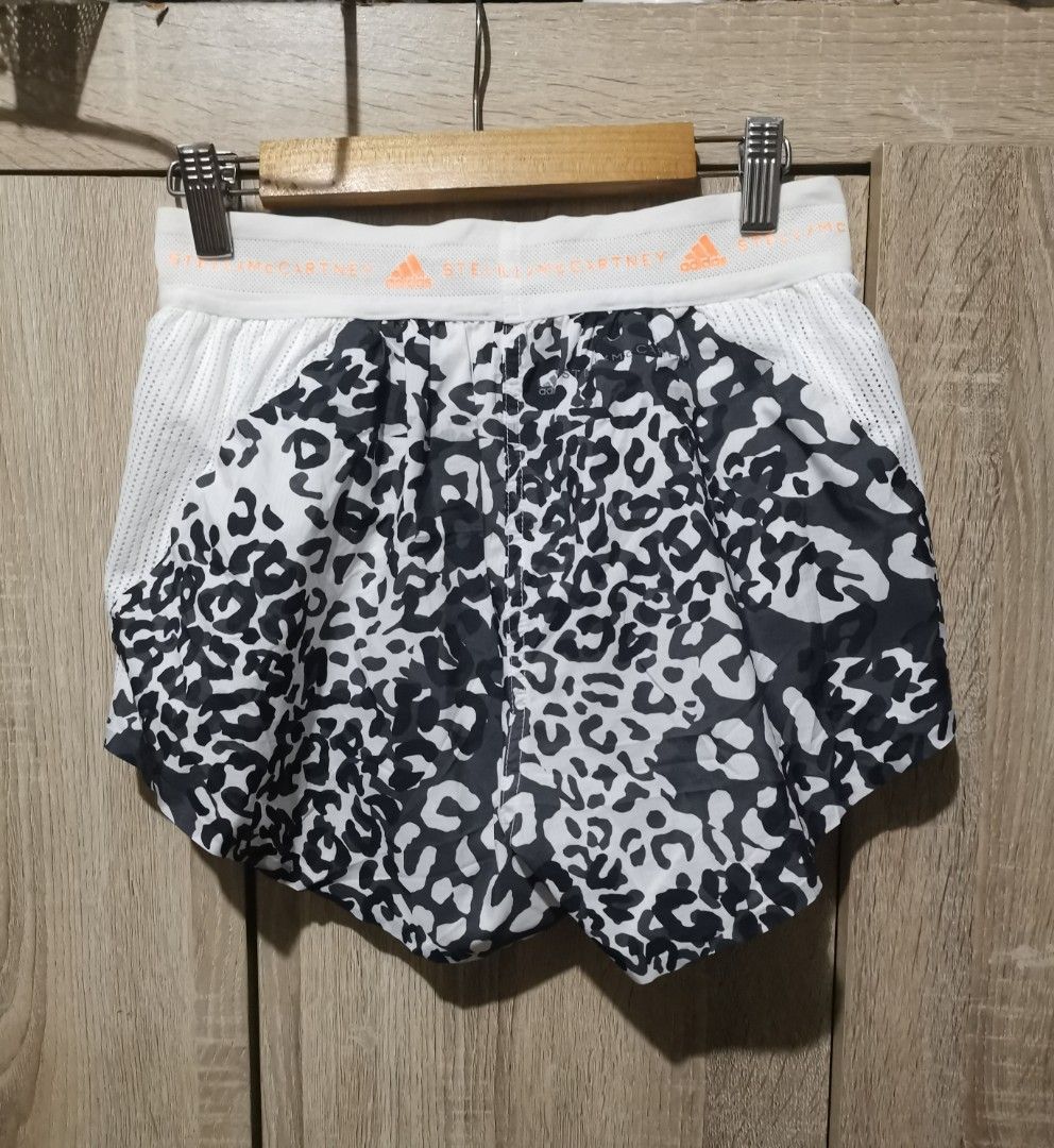 Stella McCartney (Category: Shorts) located in San Pedro. Submitted by thriftersthrift (Listing ID 1465397662, Image 2). Description: Waistline (inches) :24 Length(inches) :9.5 Good condition Already wash Color rate : 9.5 /10 🌵ALL ITEMS ARE FROM UKAY BALE SO MANAGE YOUR EXPECTATION 🌵 ASK SELLER FOR MORE INFORMATION COLOR MAY CHANGE TRU LIGHTING.