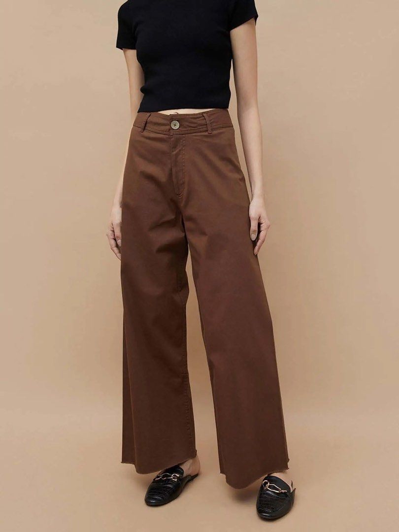 Stradivarius Baggy Pants (Category: Jeans) located in Dipolog. Submitted by krstnagnis98 (Listing ID 1465398281, Image 1). Description: Stradivarius Baggy Pants 26-27 Like new Authentic.