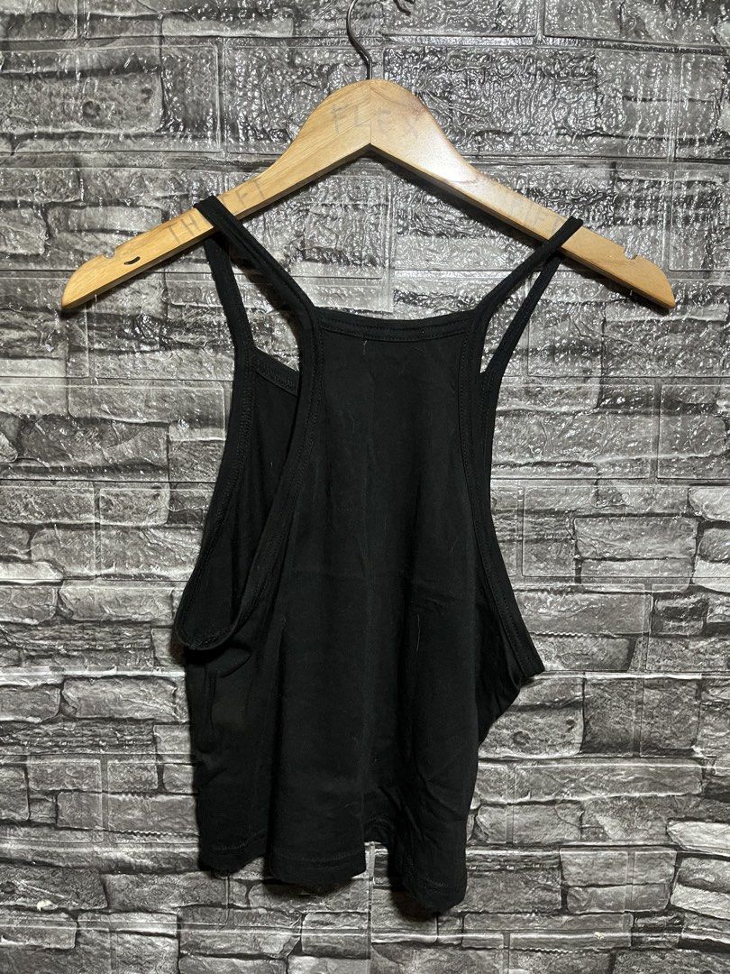 Stussy Crop Tank Top (Category: Sleeveless) located in Manila. Submitted by flex_curation (Listing ID 1465407912, Image 3). Description: 17x20 IN VERY GOOD CONDITION BACOOR CAVITE LOC.