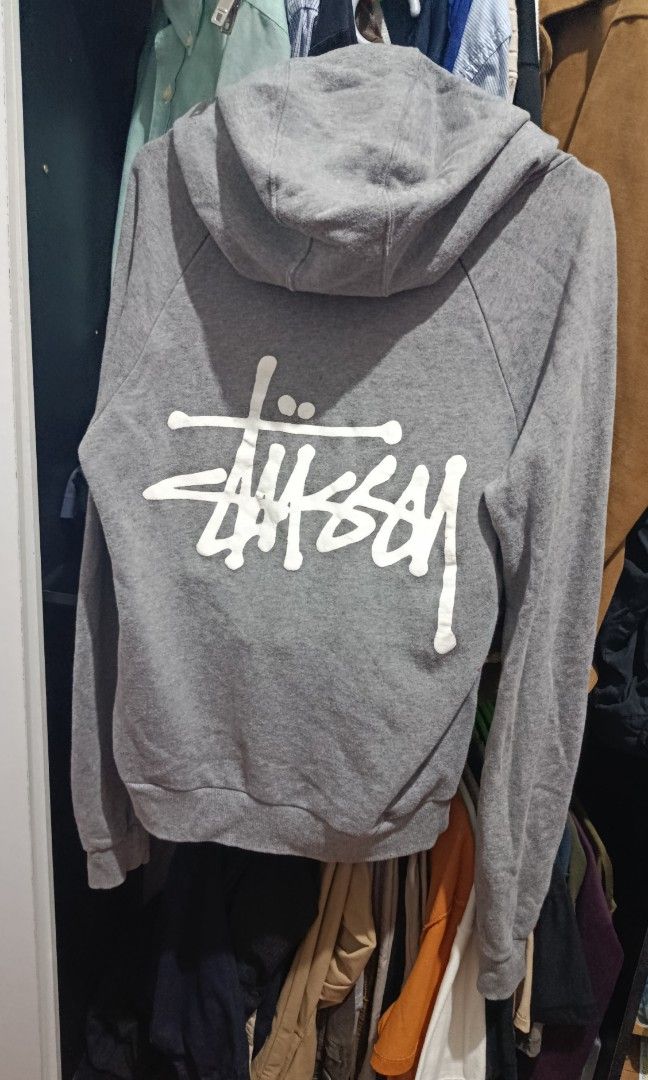 Stussy hoodie jacket (Category: Coats, Jackets and Outerwear) located in Jaen. Submitted by vinzyrus217291 (Listing ID 1465444385, Image 2). Description: negotiable - medium size - dm for issue - Nueva ecija location 📍 can do meetups or shipping via jnt -unli VC and past transaction checking for assurance!!.