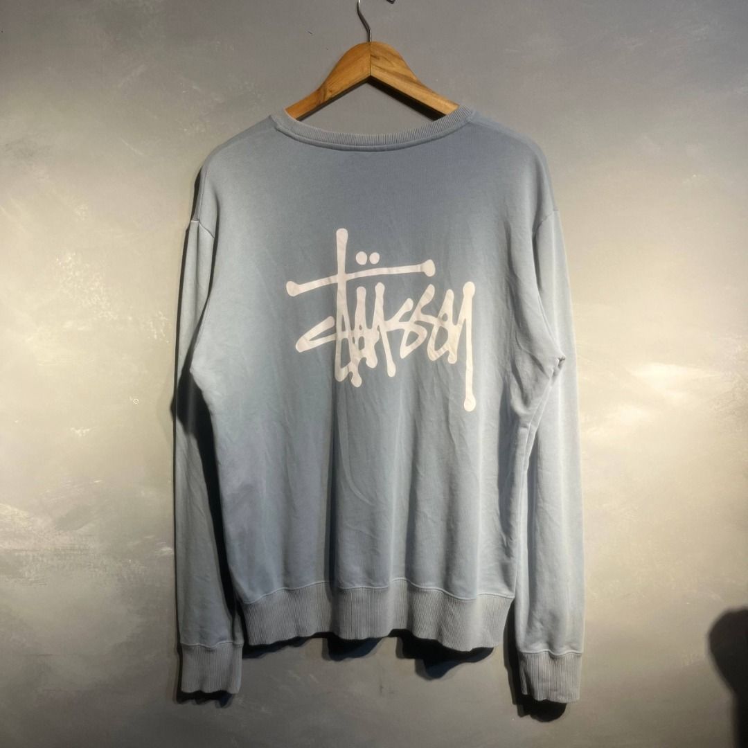 Stussy Sweatshirt (Category: Coats, Jackets and Outerwear) located in Mariveles. Submitted by akidfromnowherethrift (Listing ID 1465480084, Image 1). Description: .