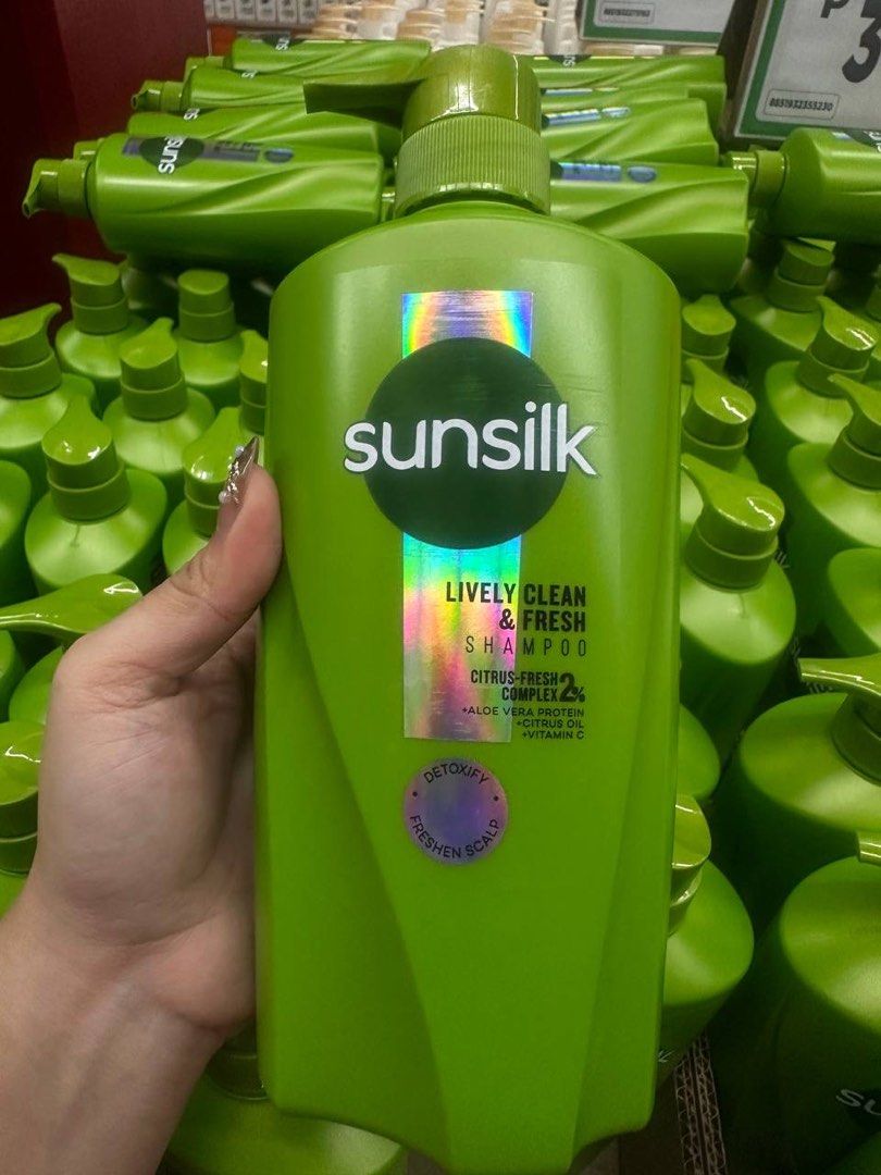 Sunsilk clean and fresh shampoo (Category: Body Care) located in Manila. Submitted by aurelleph (Listing ID 1465521799, Image 2). Description: 🎀FOLLOW OUR FB, IG AND TIKTOK Stay updated with our latest products, new arrivals, announcements, and restocks. IG: @aurellephofficial FB: Aurelle TIKTOK: aurellephofficial See you there! ♡.