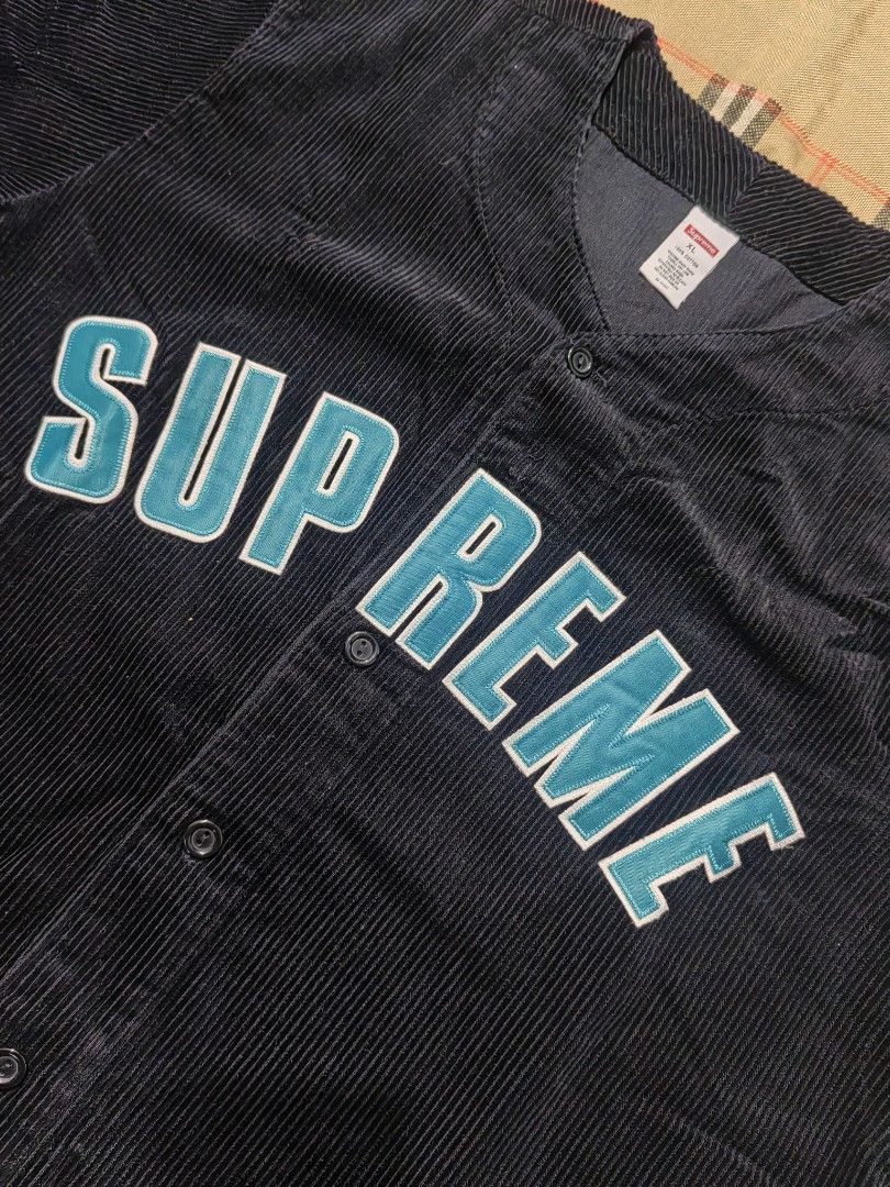 SUPREME (Category: Coats, Jackets and Outerwear) located in Baguio. Submitted by curated_luxe_brandeds (Listing ID 1465512848, Image 3). Description: SUPREME DIMENSION :L30 X W23. 5 SIZE XL ON TAG SEE PICS FOR DETAILS EXCELLENT CONDITION COLOR MAY VARY DUE TO LIGHTING MOP BDO /GCASH NO COD /COP FB PAGE /CAROUSELL : curated_luxe_brandeds FACEBOOK SELLING ACCOUNT : Esteph Colpita SA PHYSICAL STORE :STALL 324A THIRD FLOOR SKYWORLD SESSION ROAD BAGUI