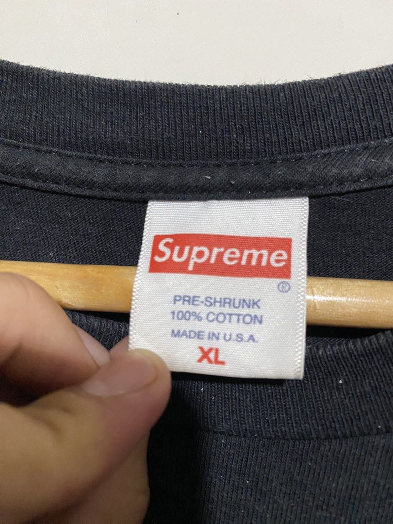 SUPREME FLOAT TEE (Authentic) (Category: Activewear) located in Cagayan de Oro. Submitted by ansasalab39908 (Listing ID 1465528273, Image 3). Description: Size XL (W24x 31.5) Condition: goodcondition Color rate:9.2/10 Flaws: chip print .